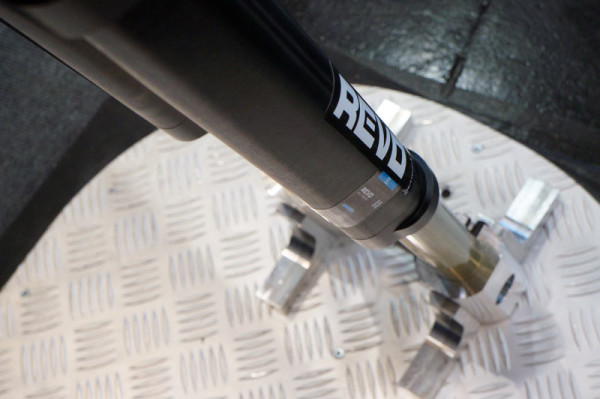German:A Trace inverted dual crown downhill mountain bike suspension fork