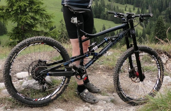 Bionicon_Edison_EVO_enduro_26inch_mountain_bike_black_on-trail_climb-mode