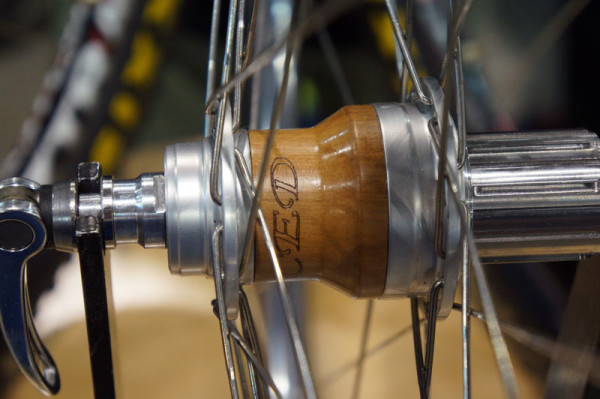 CED-custom-bicycles-and-wood-hubs01