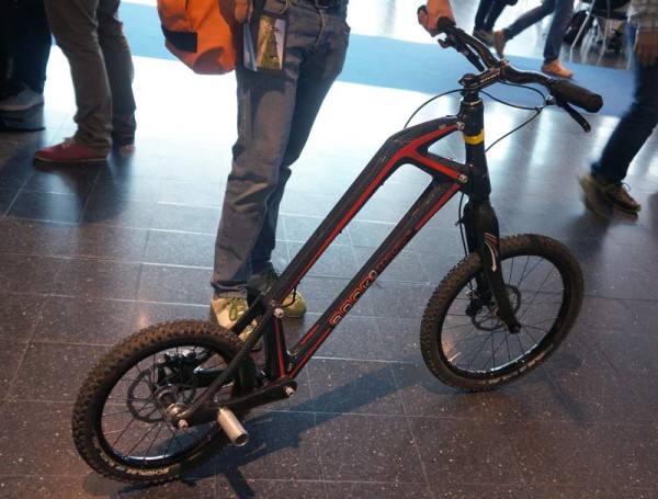 back-innovations-backpack-scooter-bike01