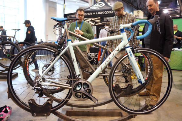 engin-cycles-titanium-road-bike01