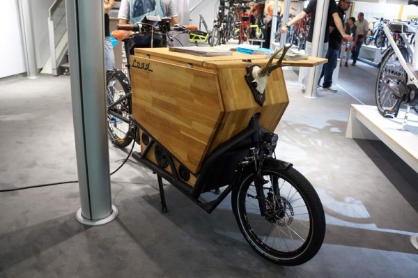 load-wooden-cargo-bike-crate-with-speakers-and-cooler01