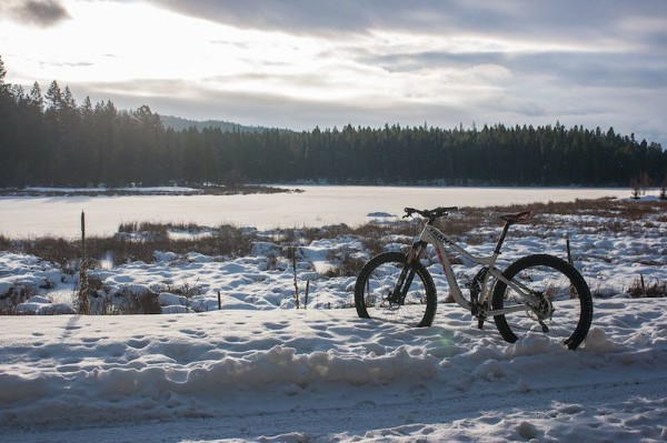 bikerumor pic of the day Crisp morning in front of a frozen lake at Lac Du Bois Grasslands in Kamloops, B.C., Canada. The temperature dropped 40 degrees overnight and resulted in my fork and rear shock losing all pressure. 