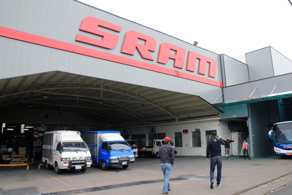 SRAM Taiwan Factory Tours Suspension Shifters Derialleurs Carbon production043