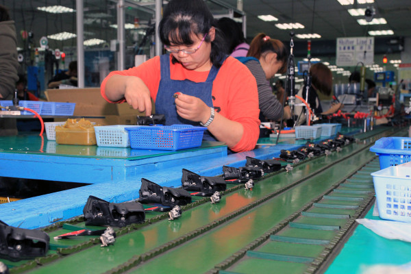 SRAM Taiwan Factory Tours Suspension Shifters Derialleurs Carbon production066