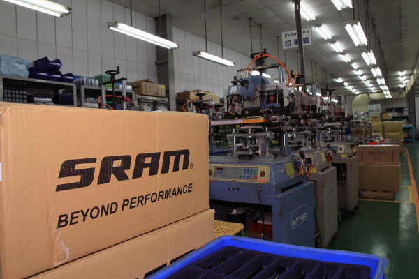 SRAM Taiwan Factory Tours Suspension Shifters Derialleurs Carbon production082