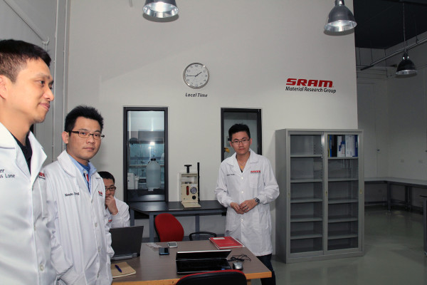 SRAM Taiwan Factory Tours Suspension Shifters Derialleurs Carbon production175