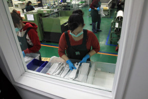SRAM Taiwan Factory Tours Suspension Shifters Derialleurs Carbon production226