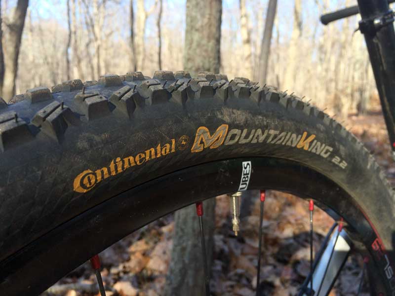 vorst Dislocatie beklimmen Review: Continental Mountain King Protection MTB Tires & Revo Tubeless  Sealant - Bikerumor