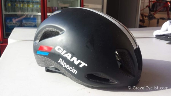 giant bicycles aero road bike helmet launched at tour down under 2015