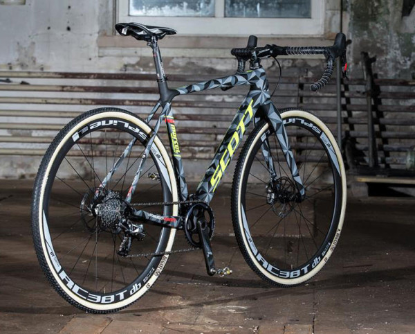 2015 Scott Sports disc brake cyclocross bike with thru axles