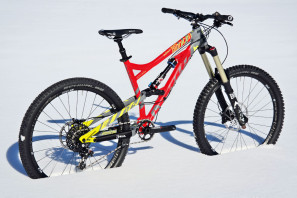 Bionicon_Edison_EVO_enduro_27-5inch_650b_mountain_bike_orange_on-snow