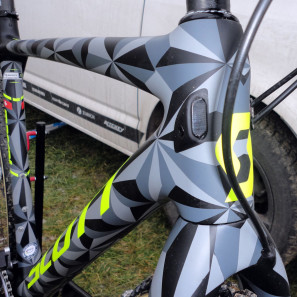 CX-Worlds_Marcel_Wildhaber_Scott-Addict-CX-SL_prototype_carbon_disc-brake_cyclocross_bike_modular-routing