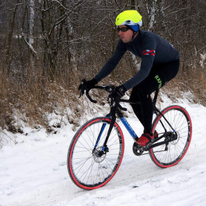 Storck_TIX_carbon_cyclocross_race_bike_Terezin_berusd_snow