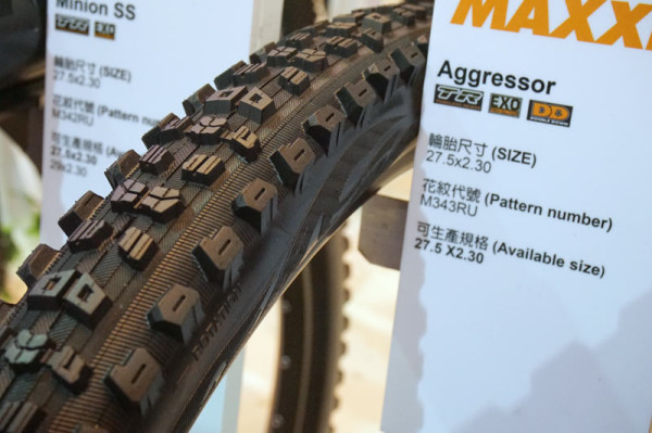 maxxis-Aggressor-mountain-bike-tires01