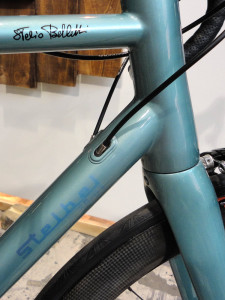 BFS15_Stelbel_SB-03_modern-steel_road-race-bike_Stelio-Belletti-signature_modular-cable-routing