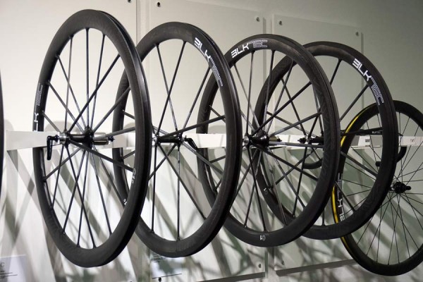 blktec-one-piece-carbon-fiber-wheels01