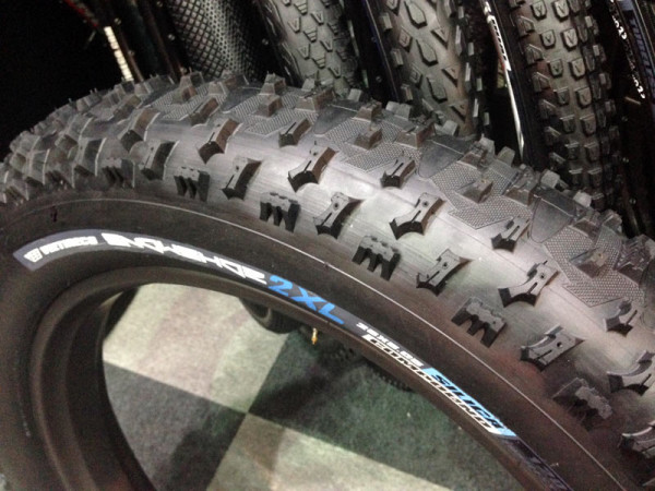 vee-tire-co-snowshoe-2XL-5inch-plus-fat-bike-tire02