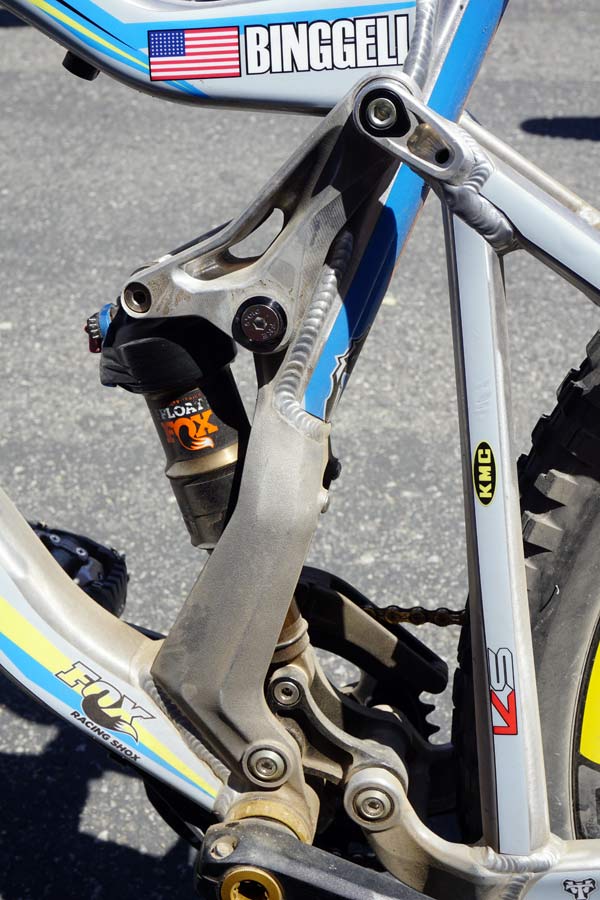 2015-KHS-7500-Enduro-full-suspension-mountain-bike-04