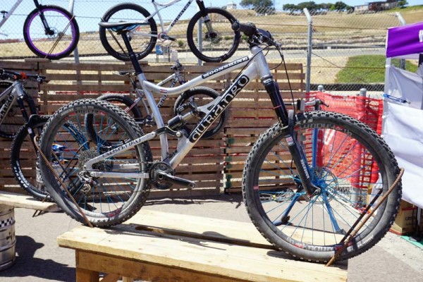 Durango-Moonshine-full-suspension-mountain-bike-01
