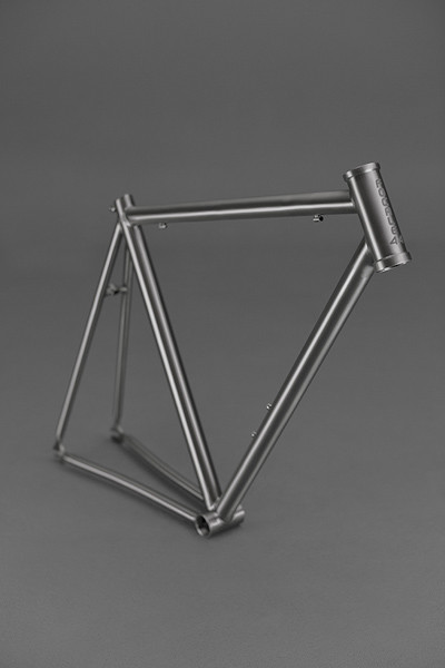 Focale 44 custom titanium frame, angle