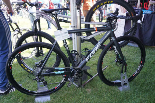 fezzari-Fore-Cyx--carbon-cyclocross-bike-01
