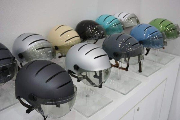 kask-life-style-urban-commuter-helmet-with-visor-and-winter-padding-01