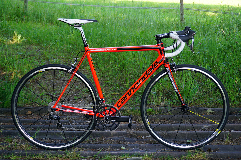 cannondale carbon fiber road bike