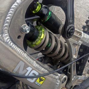 Intense_new_aluminum_M16_DH_bike_raw_VPP-suspension-adjustable
