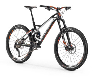 Mondraker_Dune_Carbon_R_complete_front-driveside