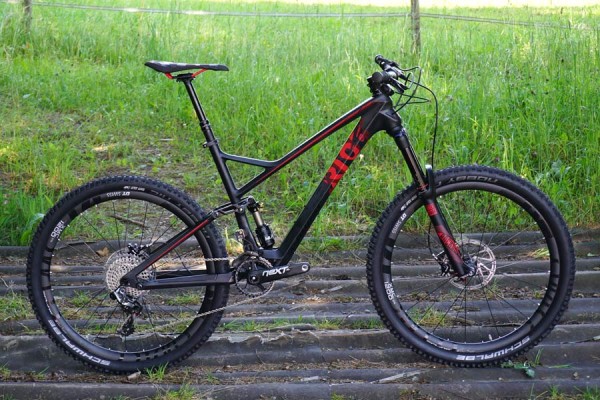 2016-Ghost-Riot-10-carbon-all-mountain-bike-01