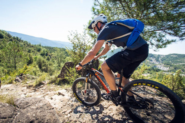 2016 Orbea Loki trail hardtail mountain bike for 275+ or 29er wheels
