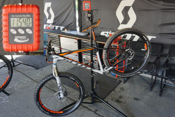 2016-Scott-bikes-Scale-hardtail-275plus-actual-weight-01