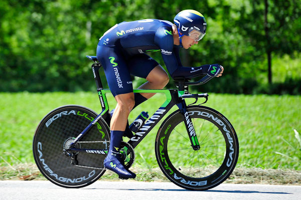 Endura Team Movistar time trial kits, rider seated