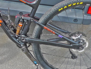 Kona_Hei-Hei-DL-Race_aluminum_XC_full-suspension_mountain-bike_Spencer-Paxson_non-driveside_new-suspension-design-detail