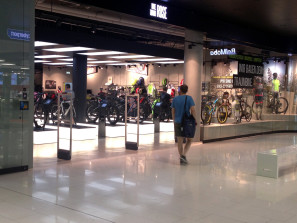 Rose-Bikes_Biketown_Munich-Munchen_consumer-direct_concept-store_shopping-mall-storefront
