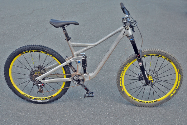 Rose-Bikes_Pikes-Peak_aluminum-prototype_test-sled_Enduro-mountain-bike_adjustable-geometry-progression_driveside_complete