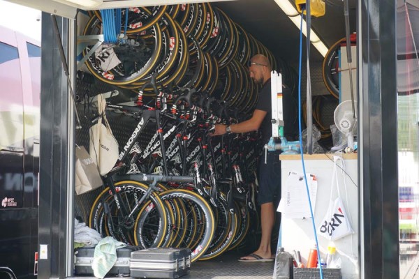 TDF2015-Bora-Argon-team-support-truck-01