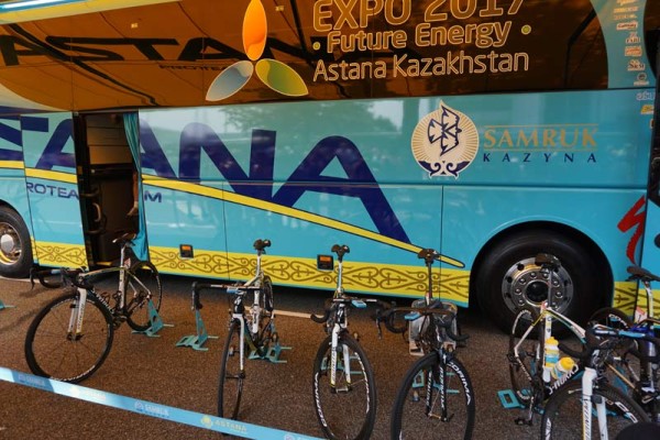 TDF2015-Team-Astana-bus-01