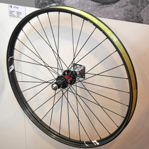 AX-Lightness_Enduro-E-27-5C_carbon-fiber-mountain-bike-wheelset_rear-wheel-complete