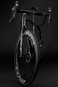 BH-Bikes_G7-Disc_aero_disc-brake_road-bike_front-detail