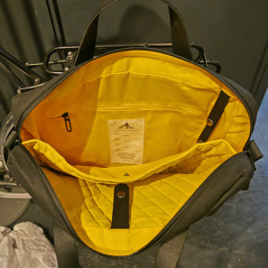 Brooks_Metropolitain-range_Lexington_briefcase_13l_lined-cotton-shoulder-panier-bag_Black_interior