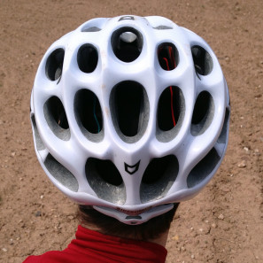 Catlike_Mixino_road_mountain_bike-helmet_16-rear-vents