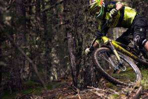 Commencal_2016_Range_Meta-AM-Race-Marzocchi_riding