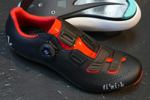 Fizik_R4_mid-level_carbon-reinforced-nylon_road-bike-shoe