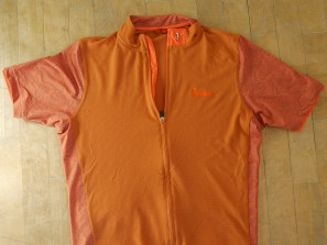Isadore-Apparel_Climbers-Jersey_Mount-Haleakala_fabric-wear-snagged-mesh
