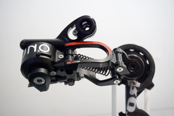 Rotor Uno hydraulic shifting road bike group tech details and photos