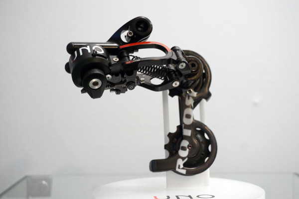 Rotor Uno hydraulic shifting road bike group tech details and photos