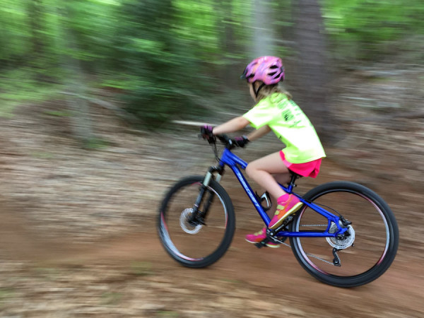trailcraft-youth-mountain-bikes-cameron-riding10