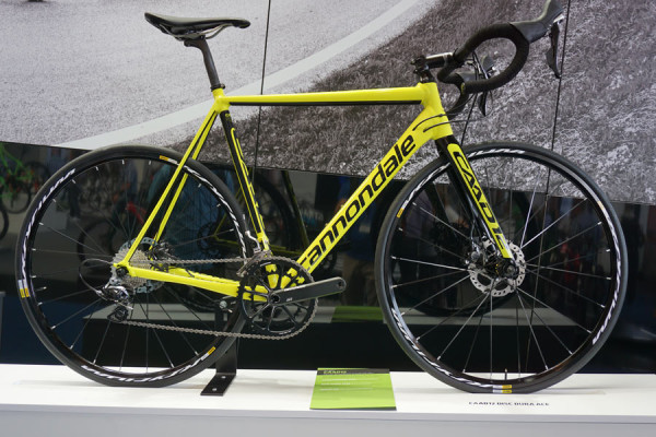 2016-Cannondale-CAAD12-disc-dura-ace-alloy-road-bike01